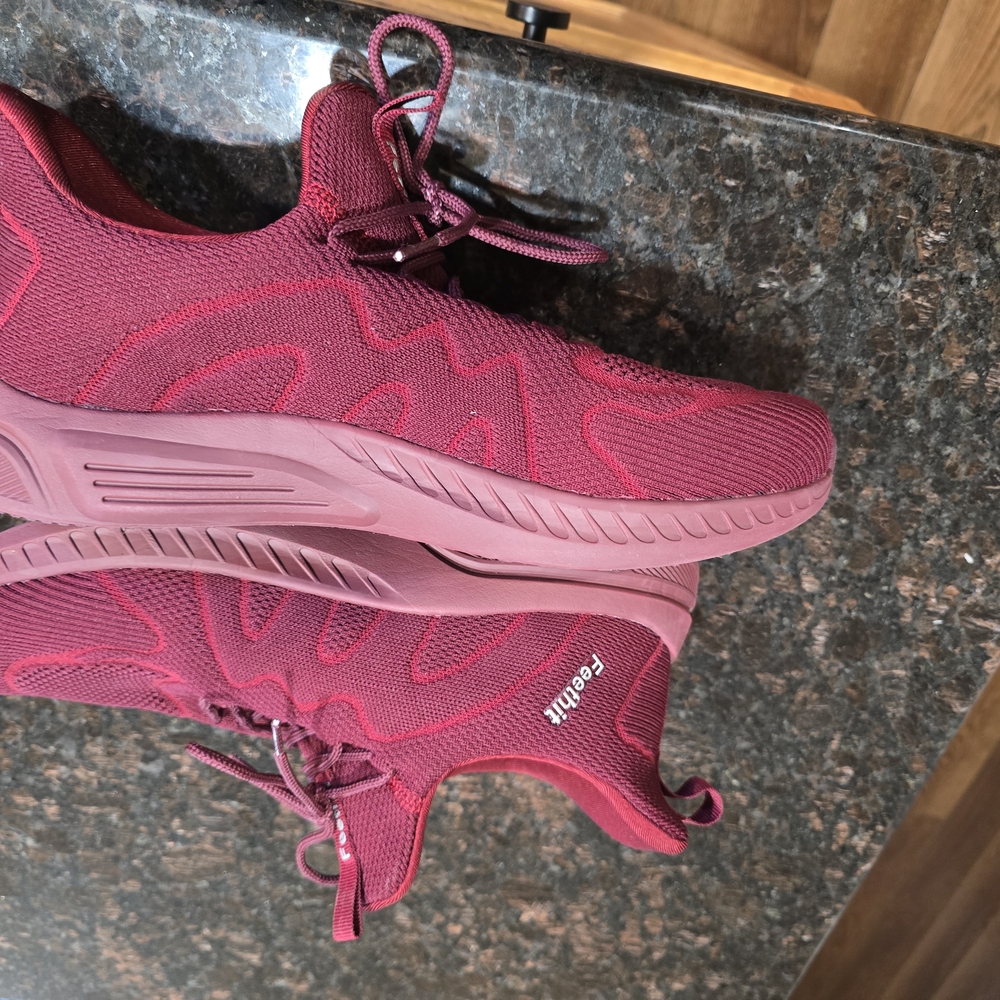 Feethit Red Sneakers - Picture 7 of 8